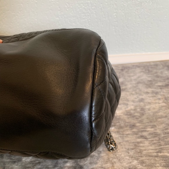 Authentic Chanel handbag - Picture 5 of 8